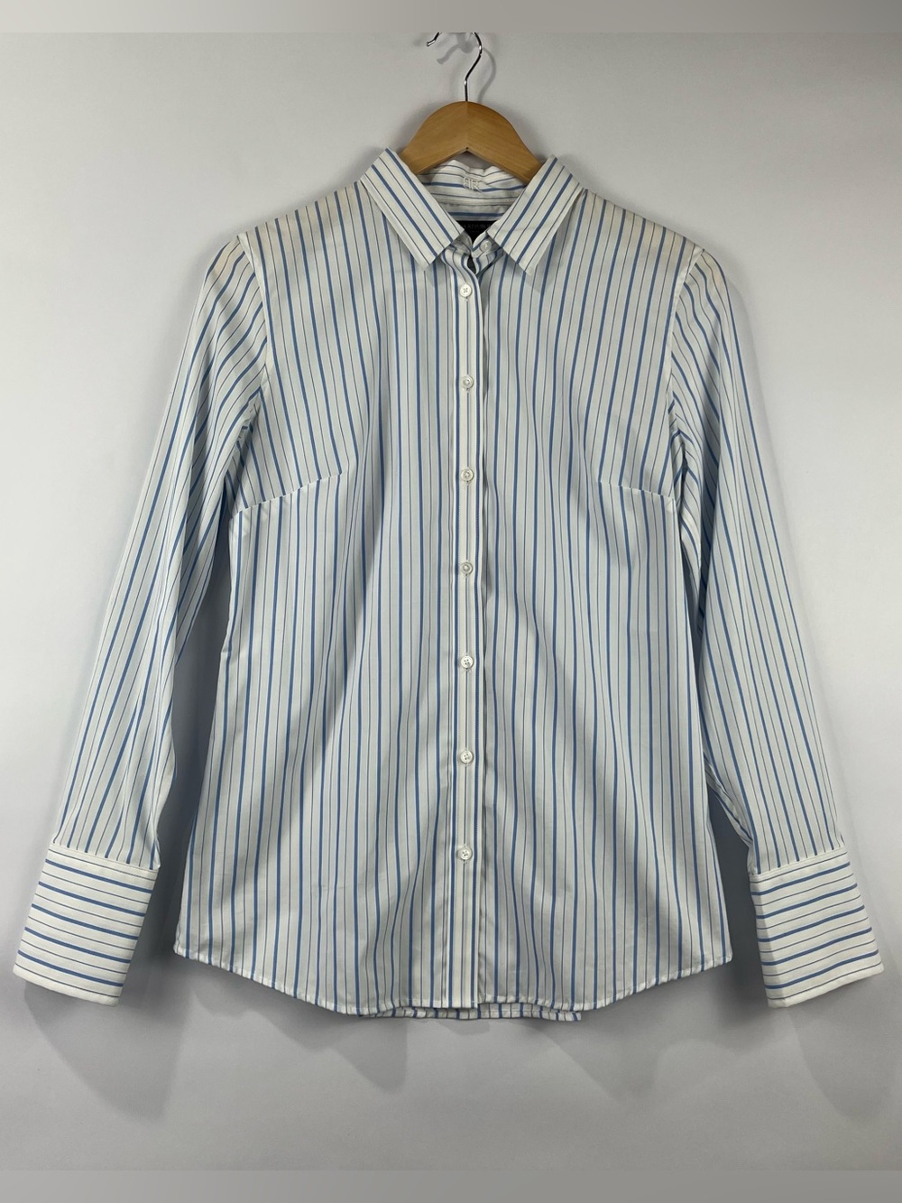 Banana Republic 97% Cotton Riley Shirt Button Down Stretch Size 6 NWOT